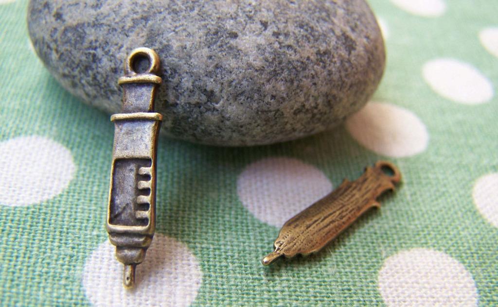 Accessories - Flat Syringe Charms Antique Bronze Pendant 4.5x22mm Set Of 20 Pcs A1463
