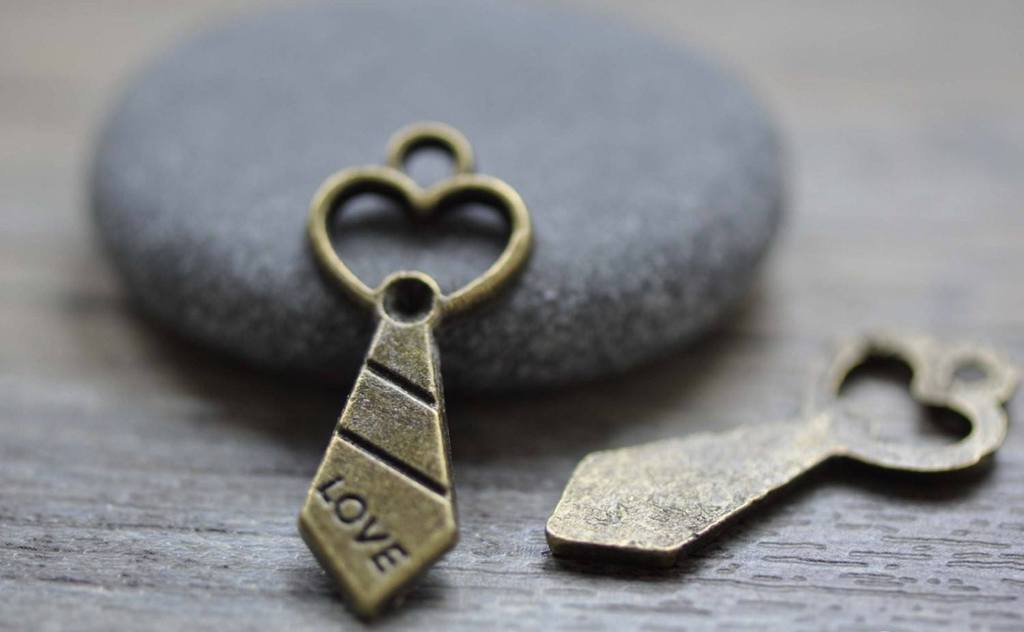 Accessories - Heart Necktie Charms Antique Bronze Pendants 13x30mm Set Of 30 Pcs A7834