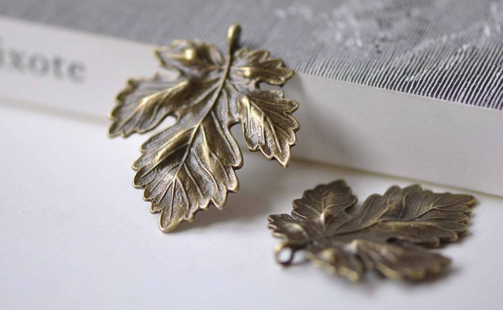 Accessories - Maple Leaf Charms Antique Bronze Pendants 35x37mm Set Of 5 Pcs A329