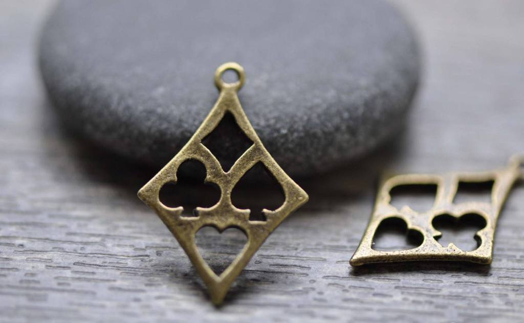 Accessories - Poker Card Suit Charms Antique Bronze Finish Diamond Shape 17x26mm Set Of 30 A7829
