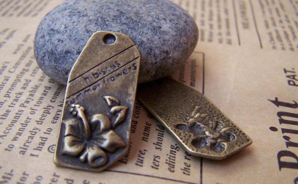 Accessories - Rectangle Flower Pendants Antique Bronze Charms 14x30mm Set Of 10 Pcs A629
