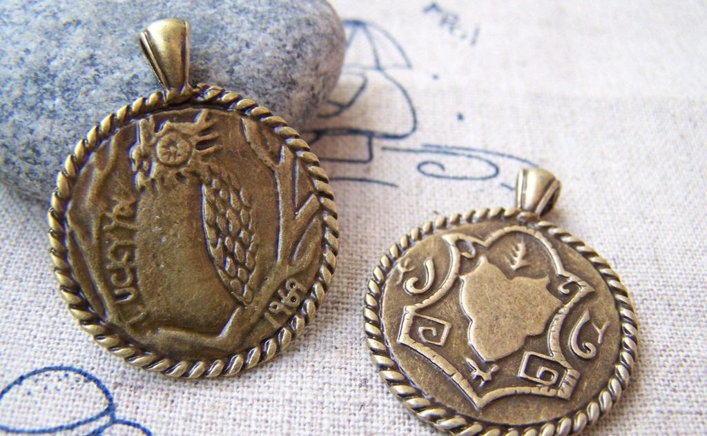 Accessories - Round Owl Charms Antique Bronze Pendants 25mm Set Of 10 Pcs A137