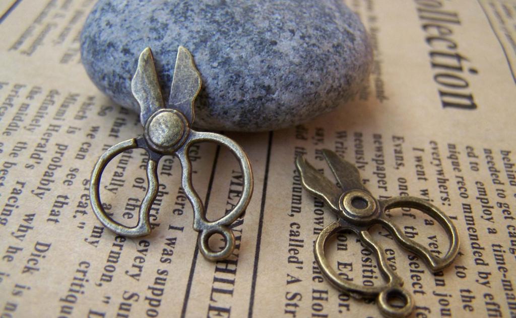Accessories - Scissors Charms Antique Bronze Twisted Handle Design Pendants 19x23mm Set Of 10 Pcs A1719