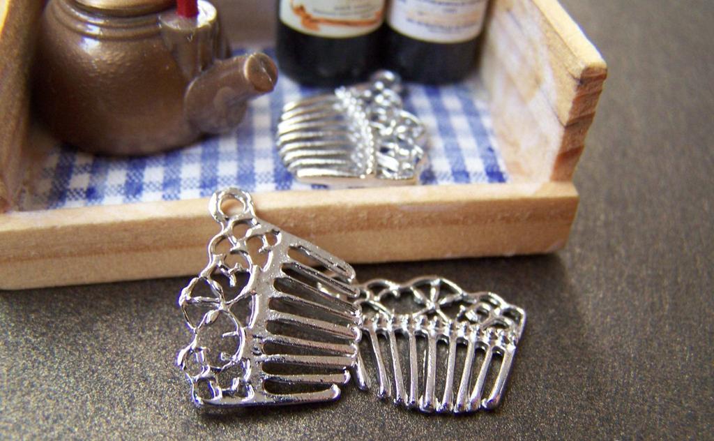 Accessories - Silver Comb Charms Filigree Pendants 15x18mm Set Of 10 Pcs A862