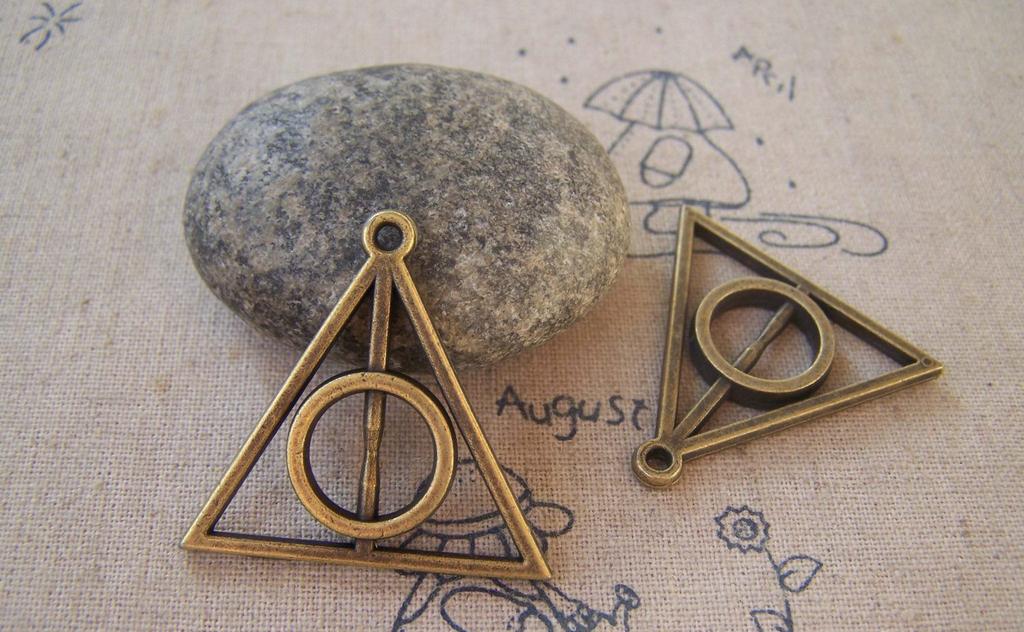 Accessories - Triangle Circle Geometric Pendant Antique Bronze Charms 31x32mm Set Of 10 Pcs A5289