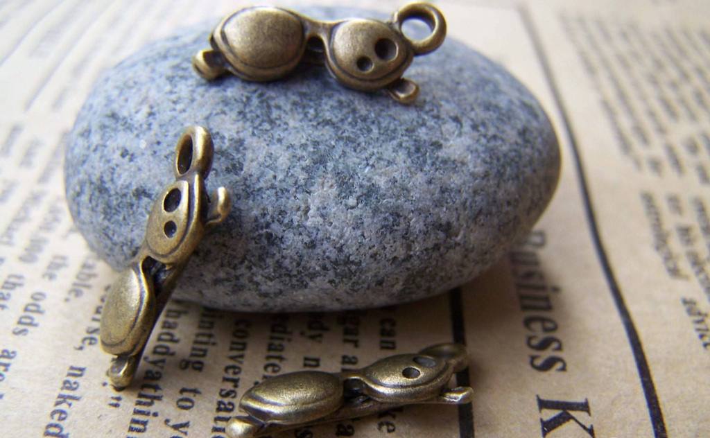 Accessories - Wholesale 50 Pcs Antique Bronze Eyeglasses Sunglasses Charms 6x17mm A1399