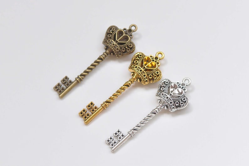 Antique Bronze/Silver/Gold Twisted Crown Key Charms 20x61mm