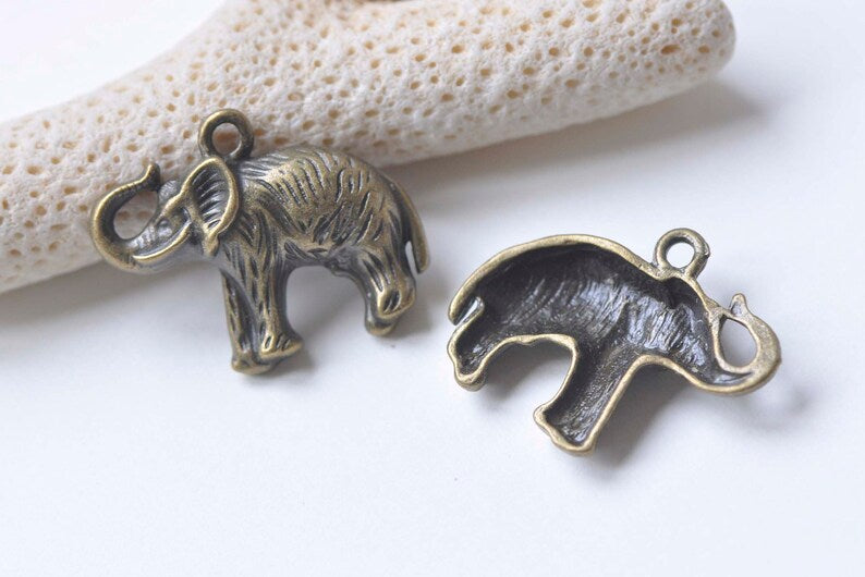 10 pcs of Antique Bronze Elephant Pendants Charms 21x30mm