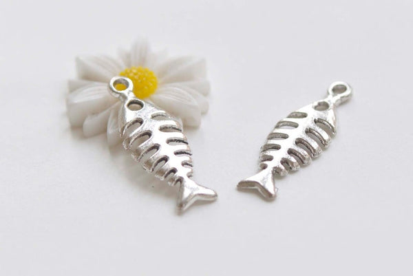 10 pcs Antique Silver Filigree Fish Bone Pendants Charms 9x25mm A6905