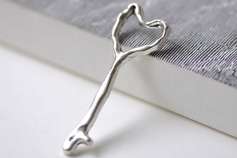 6 pcs Antique Silver Irregular Heart Skeleton Key Charms 18x51mm A7259