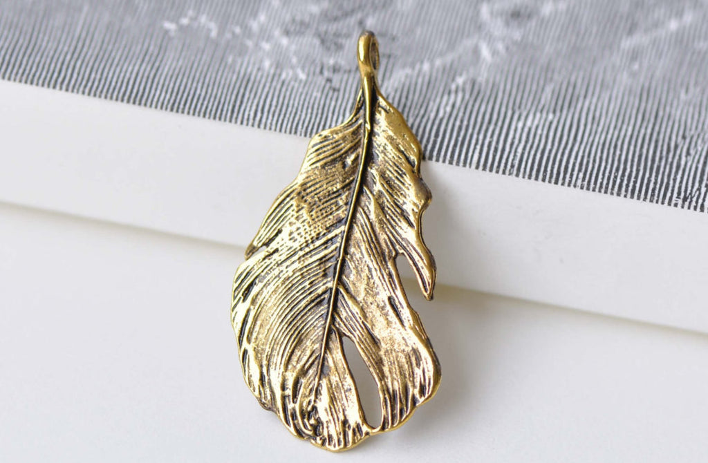 5 pcs Antique Gold Lovely Feather Charms Pendants 25x49mm A8544