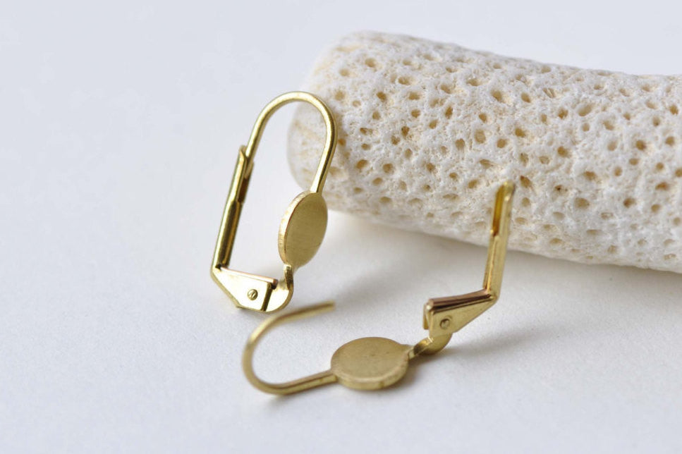 20 pcs Raw Brass Leverback Earwire With 6mm Pad A8730