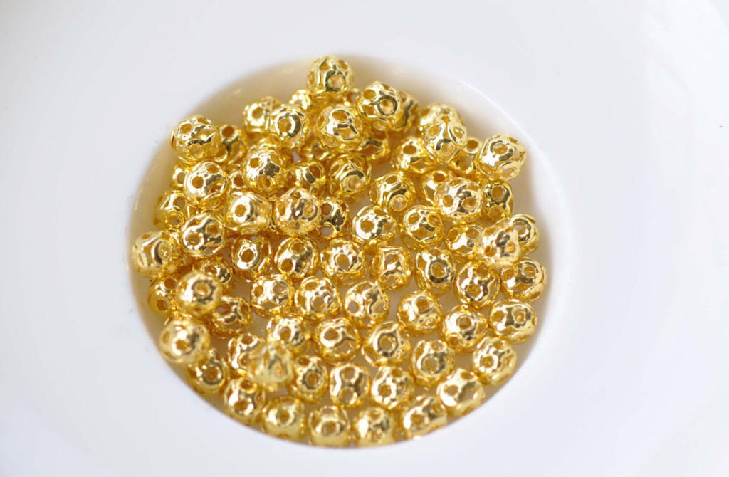 300 pcs Gold Tone Filigree Ball Spacer Beads Size 4mm A8779