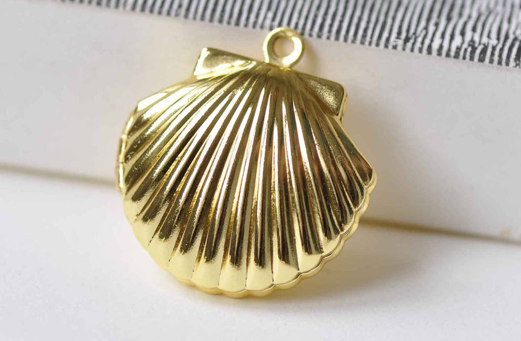 4 pcs Anti Tarnish 24K Gold Scallop Shell Photo Locket Pendants A8969
