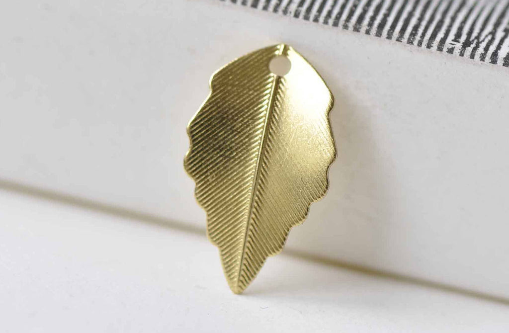 30 pcs Raw Brass Leaf Charms Stamping Embellishments 10x17mm A8973