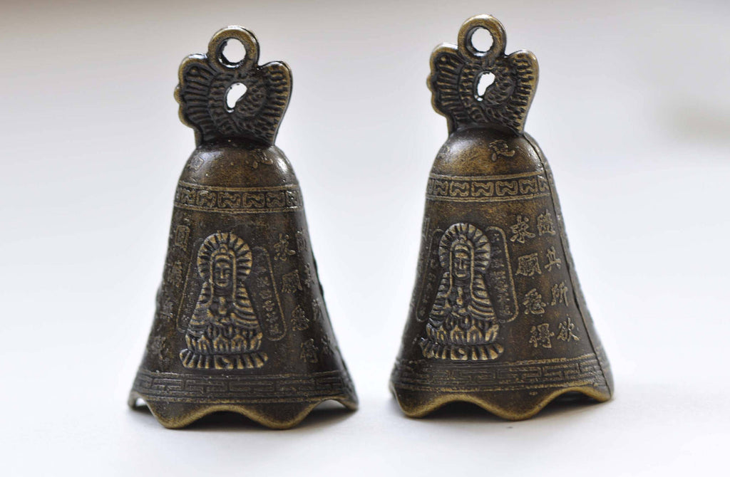6 pcs Antique Bronze Large Traditional Chinese Bell Pendants A8889