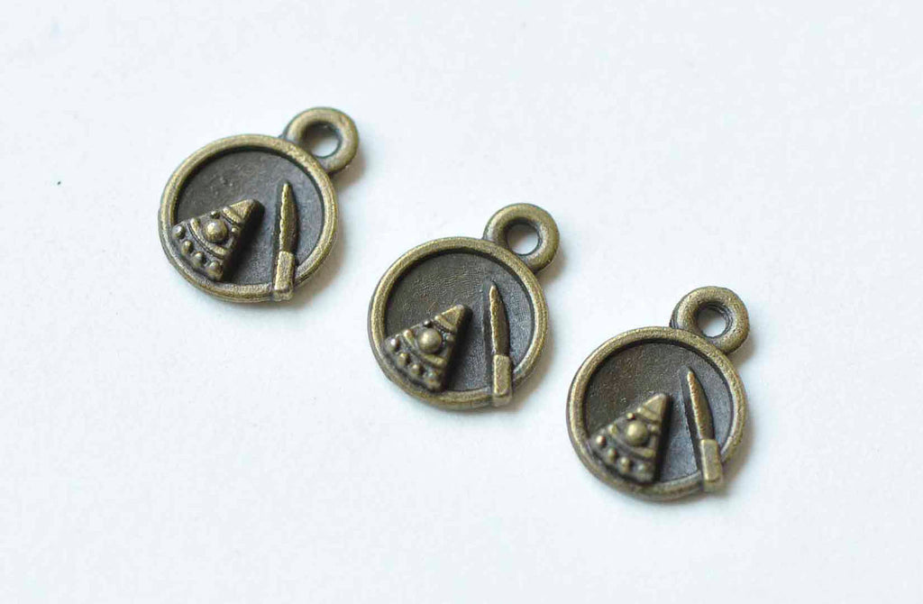 20 pcs Antique Bronze Birthday Cake Culinary Charms 8mm A9052