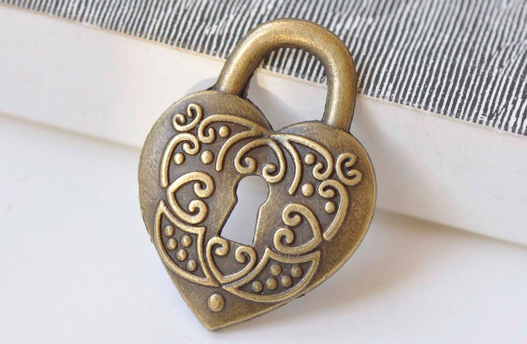10 pcs Antique Bronze Vintage Lock Pendants Charms 28x38mm A3976