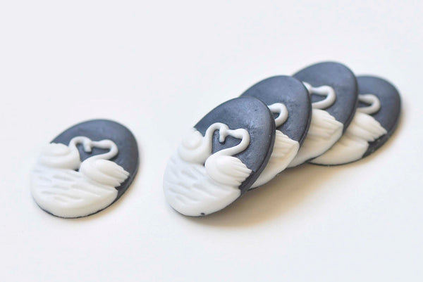 10 pcs Resin Oval White Swan On Black Cameo Cabochon 18x25mm A8411