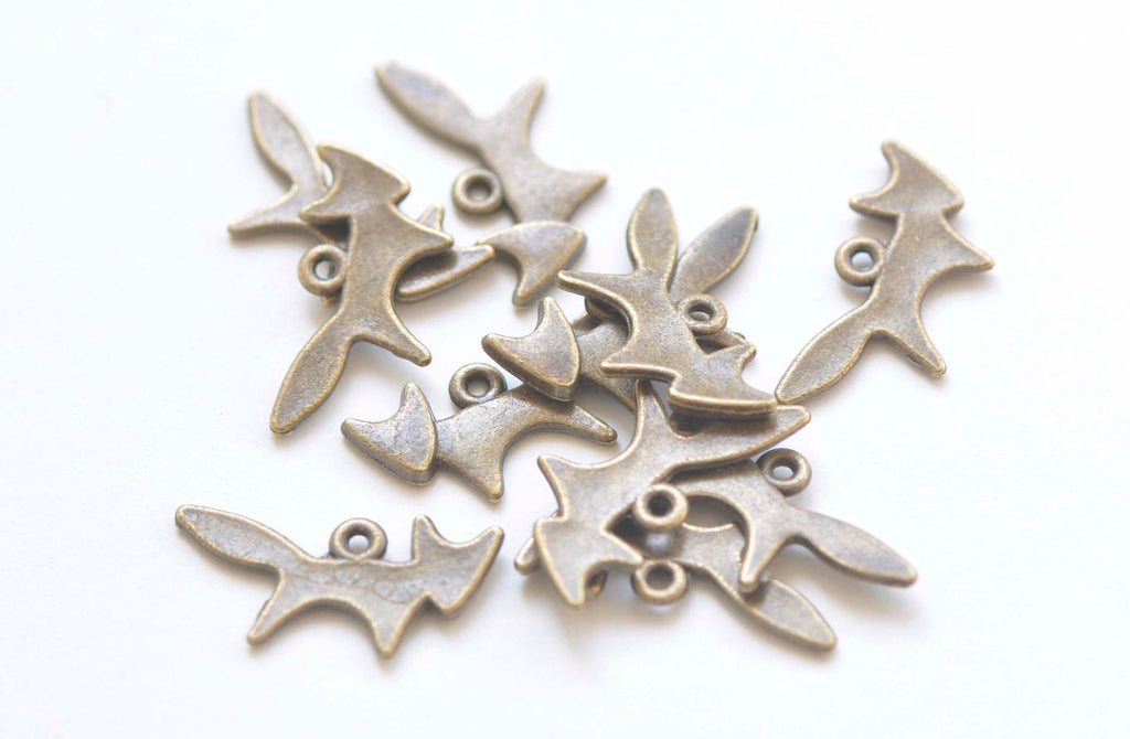 30 pcs Antique Bronze Small Fox Animal Charms 10x20mm A6358