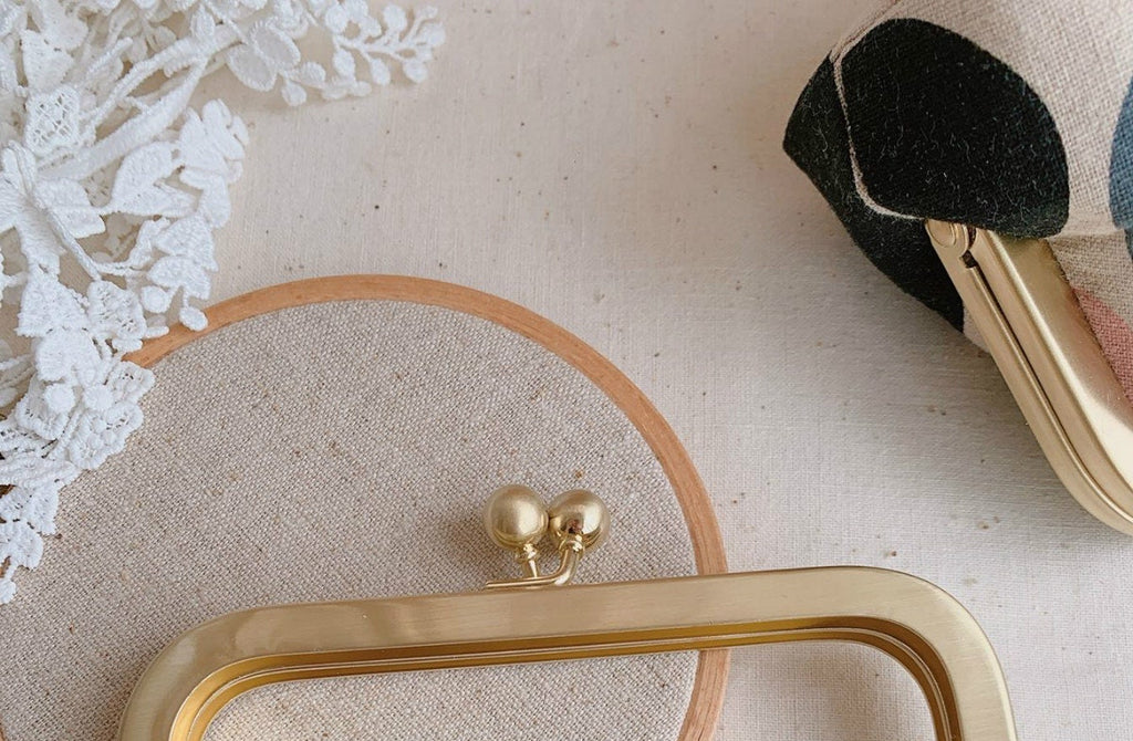 Retro Light Gold Purse Frame Glue-in Style 12 x 6.5cm