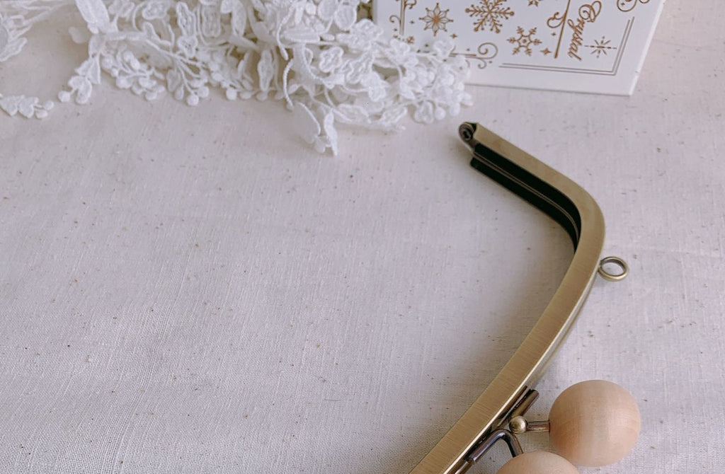 22cm Purse Frame Glue-In Style With 2cm Wood Closure
