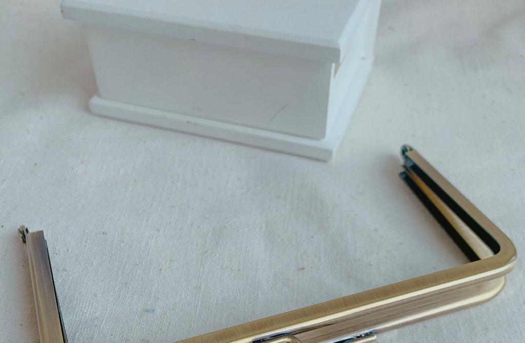 14cm ( 5 1/2 Inch) Bronze Purse Frame Glue-In Style 14cm x 7.5cm