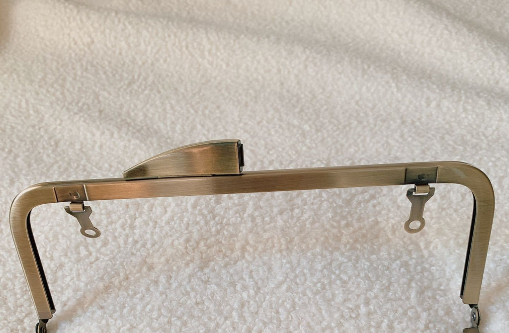 21.5cm( 8 1/2") Bronze Purse Frame With Inside Loops 21.5cm x 7.5cm