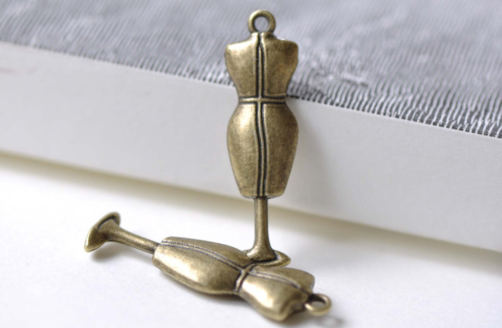 10 pcs Antique Bronze Fashion Dress Mannequin Model Pendants A8003