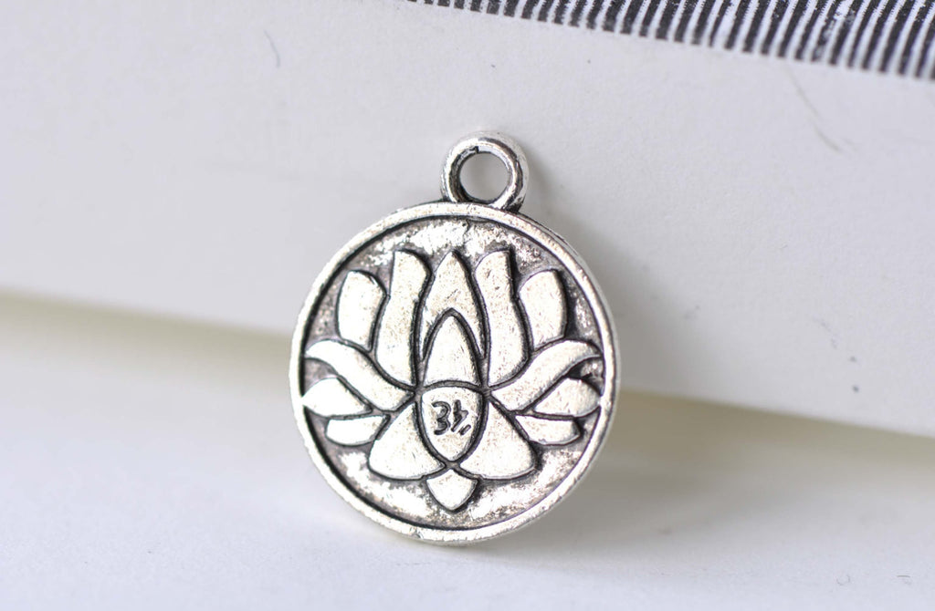 10 pcs Lotus Flower Pendants Antique Silver Religious Charms A8115