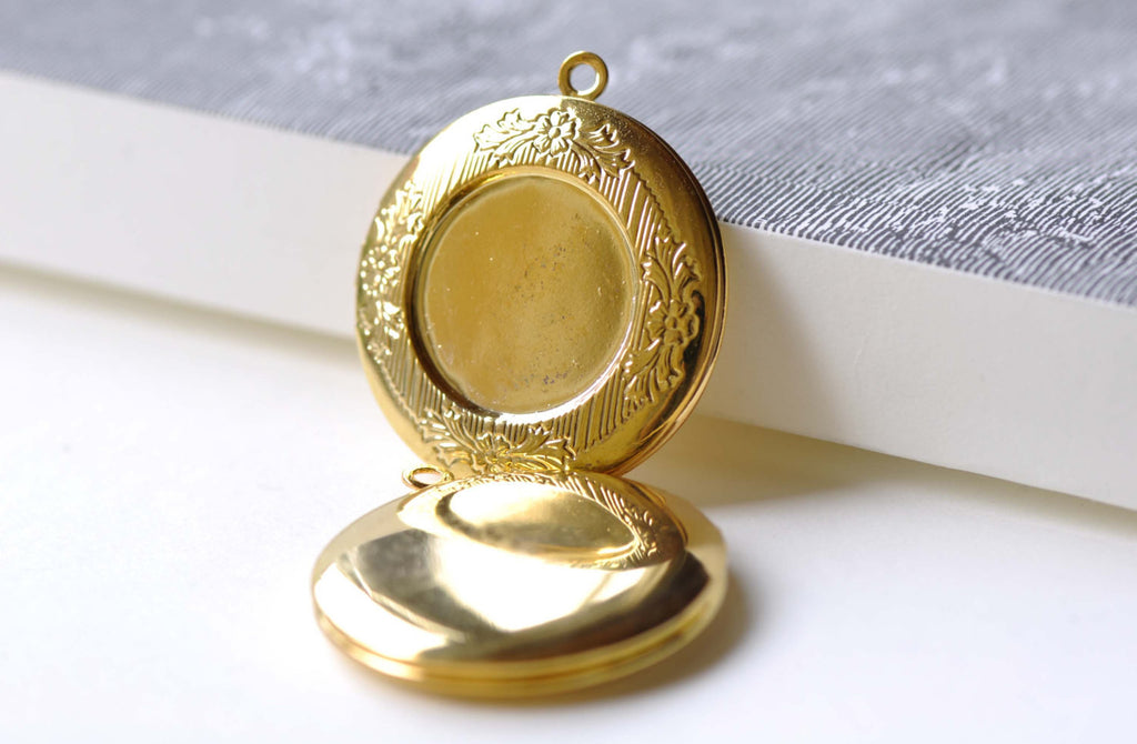 Anti Tarnish 16K Gold Photo Locket 20mm Cabochon Set of 2 A8110