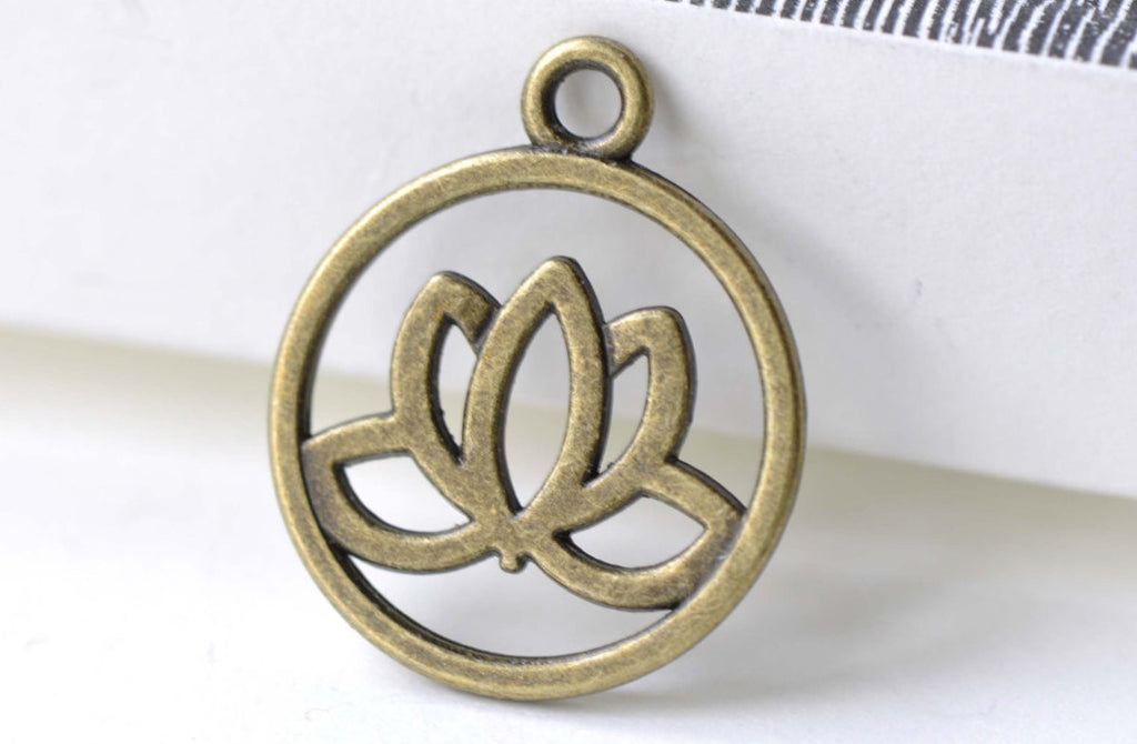 20 pcs Cut Out Lotus Flower Charms Antique Bronze Round Pendants A8128