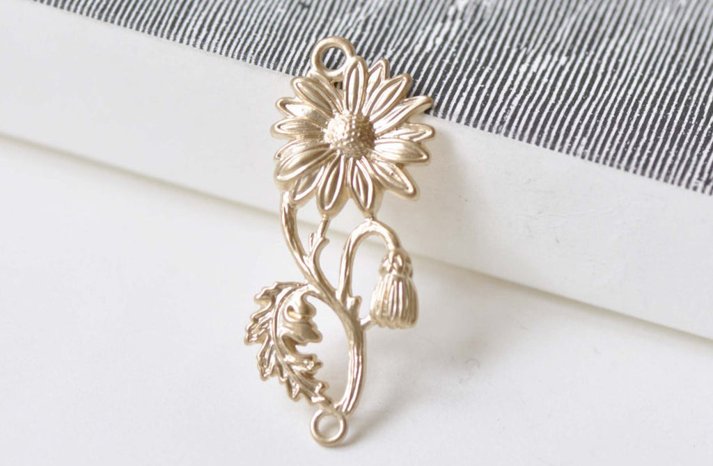 4 pcs Light Gold Daisy Flower Connector Charms Embellishments A8513