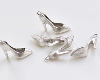 10 pcs of Antique Silver High Heel Shoes Charms Pendants 17x23mm A8931