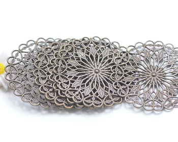 10 pcs Antique Bronze Filigree Flower Flat Embellishment Stampings 36mm A149