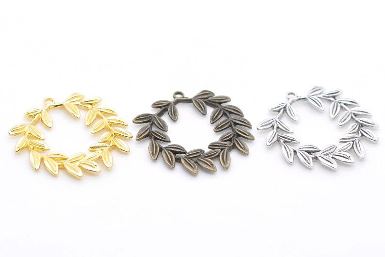 10 pcs of Antique Bronze/Silver/Gold Olive Leaf Wreath Charms Pendants 38x38mm