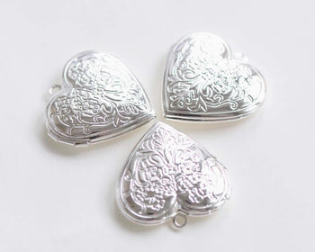 4 pcs of Shiny Silver Heart Shaped Photo Lockets 29mm