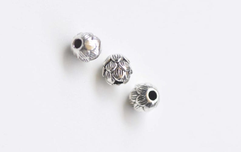 30 pcs Antique Silver Round Lotus Flower Beads 7mm