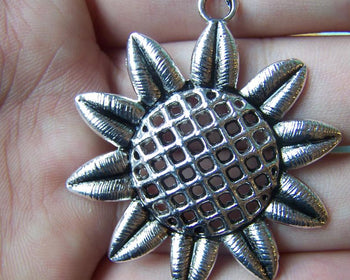 4 pcs of Antique Silver Sunflower Pendants Charms 43x50mm A1080