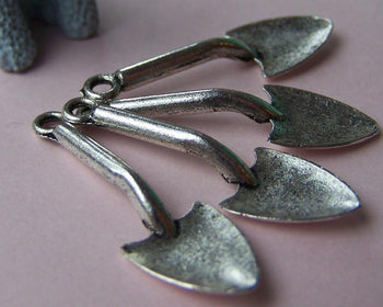 10 pcs of Antique Silver Spade Charms 9x30mm A840