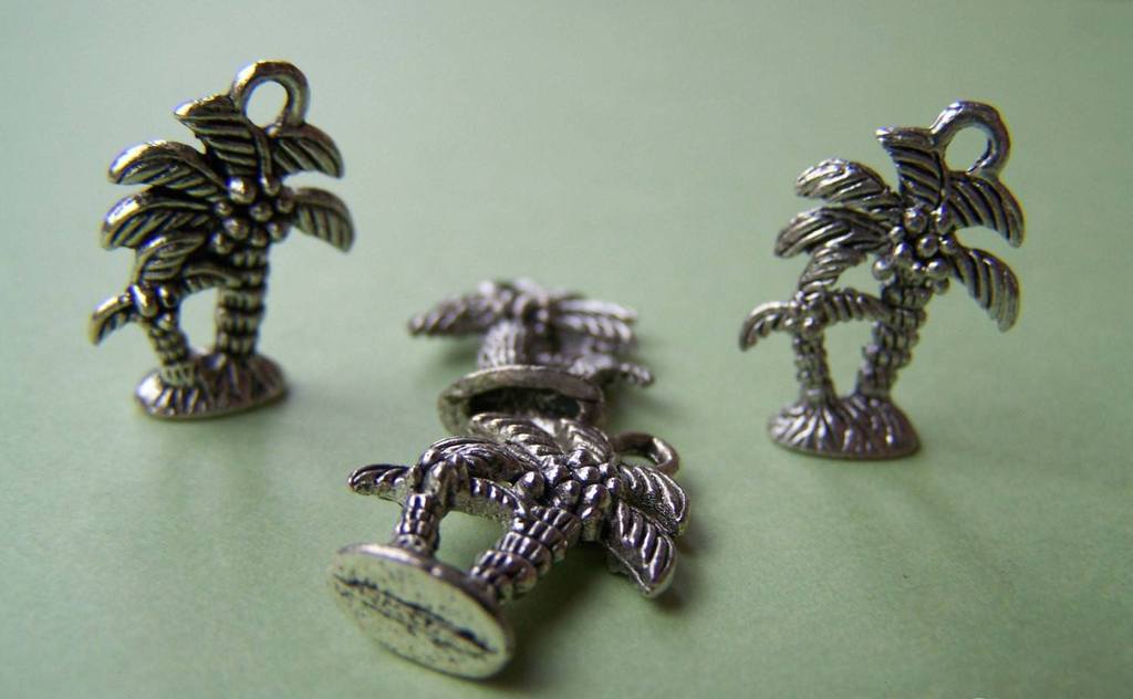 Accessories - 10 Antique Silver Palm Tree Tropical Coconut Tree Charms Pendants  14x18mm A992