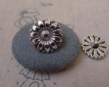 Accessories - 10 Pcs Antique Silver Daisy Flower Buttons Charms 17mm A7446