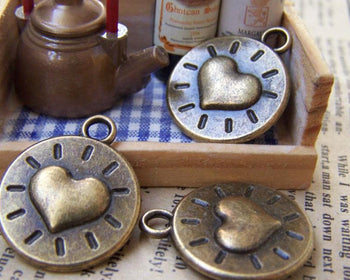 Hearts - 10 pcs Antique Bronze 3D Heart Round Charms Pendant 18mm A4227