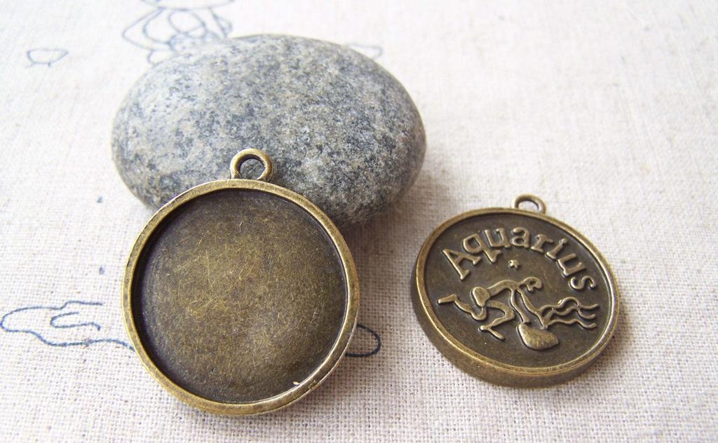 Accessories - 10 Pcs Of Antique Bronze Aquarius Water-Bearer Round Base Setting Charms Match 25mm Cameo  A2541