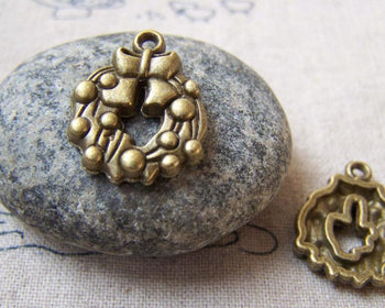 Accessories - 10 Pcs Of Antique Bronze Christmas Wreath Charms Pendants 17mm A5683