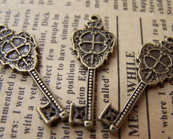 Accessories - 10 Pcs Of Antique Bronze Crown Key Charms Pendants Double Sided 12x32mm A214