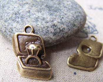 Accessories - 10 Pcs Of Antique Bronze Diamond Ring In Box Charms 12x17mm A1471
