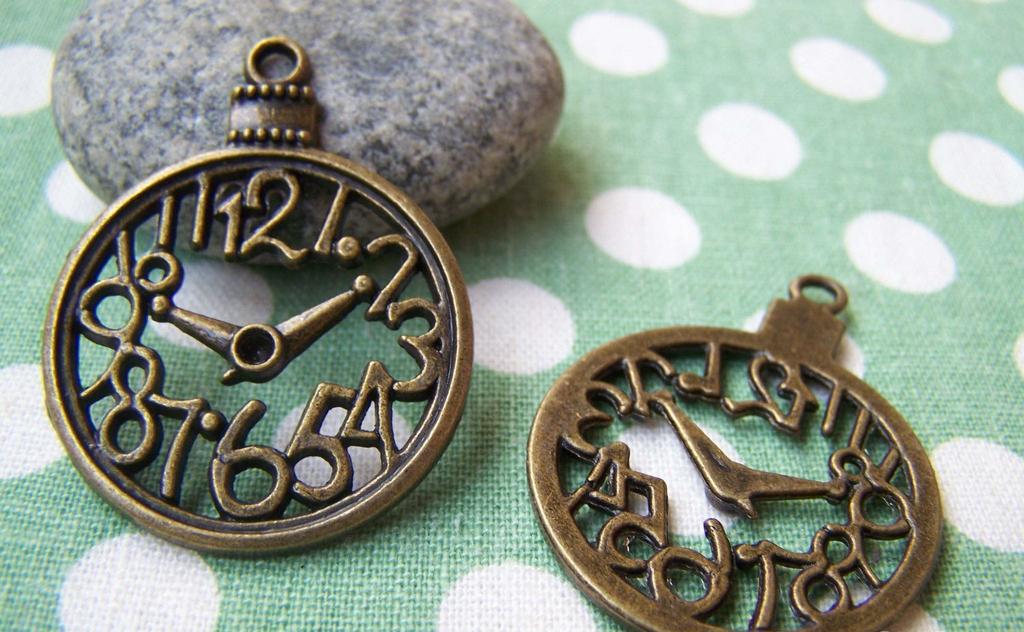 Accessories - 10 Pcs Of Antique Bronze Filigree Clock Pendants Charms 30x39mm A476