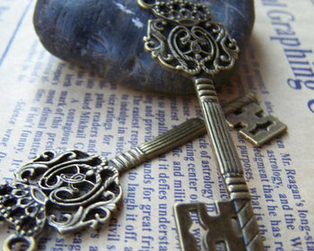 Accessories - 10 Pcs Of Antique Bronze Filigree Crown Skeleton Key Pendants Charms  22x69mm A213