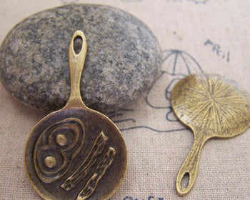 Accessories - 10 Pcs Of Antique Bronze Fried Eggs And Bacon In Pan Pendants Charms 23x40mm A5177